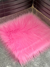 Load image into Gallery viewer, Pink Faux Fur Mat, Luxury Fluffy Area Rug - 2x2 feet
