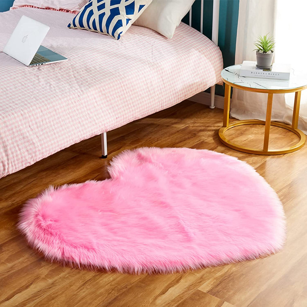 Pink Heart Faux Fur Rug, Luxury Fluffy Area Rug - 80x80 cm