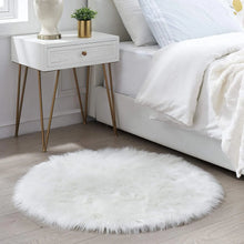 Load image into Gallery viewer, White Round Faux Fur Rug, Luxury Fluffy Area Rug - 80x80 cm
