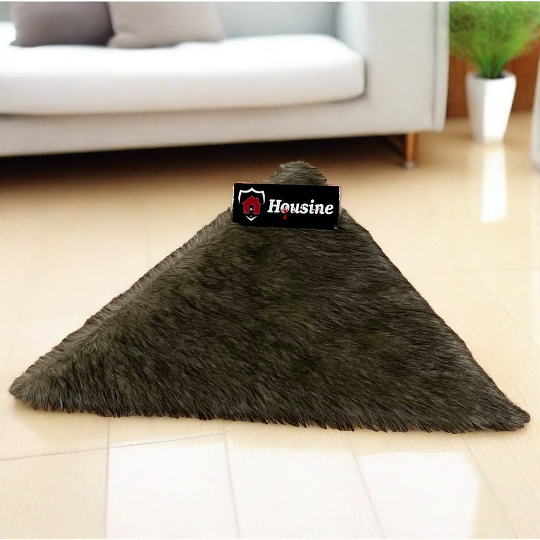 Animal Triangle Faux Fur Rug, Luxury Fluffy Area Rug - 90x90 cm