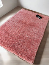 Load image into Gallery viewer, Baby Pink Beautiful Premium Micro Shag Rug
