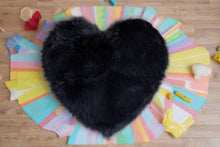 Load image into Gallery viewer, Black Heart Faux Fur Rug, Luxury Fluffy Area Rug - 80x80 cm
